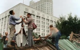 Des barricades des partisans de Boris Elstine pour protester contre le coup d'Etat, le 19 août 1991 à Moscou