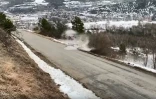 Capture d'écran d'une video de la WRC, montrant la voiture de l'Estonien Ott Tänak sortie de la route lors de la 7e spéciale à Saint-Clément-sur-Durance, le 24 janvier 2020