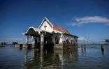 Une chapelle située dans une baie à Sitio Pariahan, aux Philippines, le 11 janvier 2019