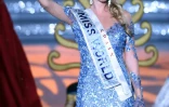 La mannequin espagnole Mireia Lalaguna couronnée Miss Monde le 19 décembre 2015 au cours de la 65e édition du concours de beauté, organisé à Sanya (sud de la Chine)
