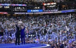 Barack Obama et Hillary Clinton lors de la convention démocrate le 28 juillet 2016 à Philadelphie