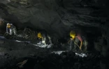 Des mineurs dans une mine d'or Ă La Llanada, en Colombie, le 20 octobre 2015