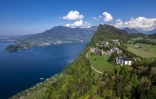 Photo aérienne prise le 10 mai 2024 de l'hôtel de luxe du Bürgenstock, où doit être signé l'accord Iran/Etats-Unis