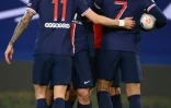 Le milieu de terrain allemand du Paris Saint-Germain, Julian Draxler (c), est félicité par ses coéquipiers après avoir ouvert le score face à Nantes, lors de leur match de L1, le 14 mars 2021 au Parc des Princes