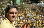 Le sénateur Aecio Neves lors d'une manifestation contre Dilma Rousseff le 16 août 2015 à Belo Horizonte