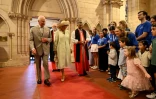 Le roi Charles III et sa femme Camilla à l'église anglicane Saint Thomas à Sydney, le 20 octobre 2024