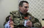 Iouri, employé dans une école privée, qui a participé à l'action militaire russe en Ukraine en tant qu'opérateur radio, lors d'une interview dans son appartement à Istra, dans la région de Moscou, le 7 février 2025