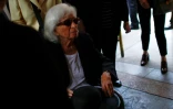 Marion Wiesel arrive aux funérailles de son époux, Elie Wiesel, le 3 juillet 2016 à New York