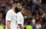 Les attaquants Karim Benzema et Kylian Mbappé, après la défaite à domicile de la France, 1-0 face à la Croatie, lors de leur match de Ligue des nations, le 13 juin 2022 au Stade de France