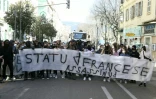 Lycéens manifestant devant la préfecture de Corse du Sud, le 10 mars 2022