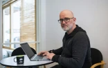 Ronny Brunvoll, directeur de Visit Svalbard, l'association des professionnels du tourisme, le 9 mai 2022 à Longyearbyen, dans l'archipel du Svalbard, en Arctique