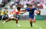 Matthis Lebel (à droite) et Ryohei Yamanaka (à gauche) pendant la rencontre entre la France et le Japon samedi à Tokyo