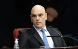 Photo diffusée par la Cour suprême du Brésil montrant le juge Alexandre de Moraes lors d'une session à la Cour suprême qui doit décider de l'ouverture ou non d'un procès contre l'ex-président brésilien Jair Bolsonaro, le 25 mars 2025 à Brasilia