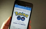 Le jeu Pokémon Go sur un téléphone portable à Tokyo le 13 juillet 2016