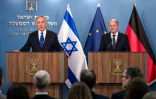 Le Premier ministre israélien Benjamin Netanyahu (g) lors d'une conférence de presse avec le chancelier allemand Olaf Scholz, le 17 mars 2024 à Jérusalem