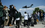 Un C-17 de l'US Air Force atterrit à l'aéroport international de Pékin avant la visite du président américain Donald Trump en Chine, le 11 mai 2026