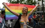 Une participante à la Marche des fiertés à Paris, le 25 juin 2022