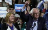 Bernie Sanders et sa femme, le 3 mars 2020 à Essex Junction, dans son fief du Vermont