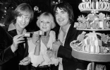 Annie Cordy avec Serge Lama (à droite) et Dave, le 30 décembre 1975 à Paris