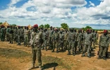 Des soldats de l'Armée populaire de libération du Soudan, le 14 avril 2016 à à l'extérieur de Juba