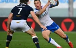 L'ouvreur italien Paolo Garbisi (d) face à l'Ecosse lors de la Coupe d'automne des nations, le 14 novembre 2020 à Florence