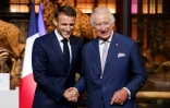 Le roi Charles III (d) et le président Emmanuel Macron au museum d'Histoire naturelle à Paris, le 21 septembre 2023
