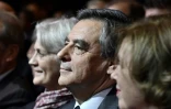 Pénélope et François Fillon lors d'un meeting de campagne pour la primaire de la droite le 25 novembre 2016 à Paris 