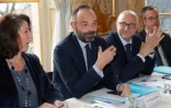 Le Premier ministre Edouard Philippe (c), la ministre de la Santé Agnès Buzyn et le Haut commissaire à la réforme des retraites Laurent Pietraszewski (d) lors d'une réunion à l'Hôtel Matignon, le 10 janvier 2020 à Paris