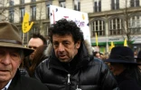 L'acteur et chanteur Patrick Bruel participent à la marche blanche contre l'antisémitisme à Paris, le 28 mars 2018