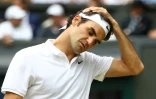 Le Suisse Roger Federer face au Canadien Milos Raonic en demi-finale à Wimbledon, le 8 juillet 2016
