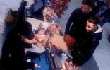 Image vidéo d'une caméra de surveillance d'une station-services à Ressons, dans le nord de Paris, montrant Salah Abdeslam (d et Mohammed Abrini (c), le 11 novembre 2021, deux jours avant les attentats du 13 novembre