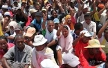 Lundi 2 fevrier 2009
 Antananarivo meeting du maire Andry Rajoelina devant 10000 personnes sur la place du 13 mai
