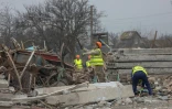 Des anciens soldats ukrainiens travaillent sur un chantier de l'entreprise française Neo-Eco à Lioubomyrivka, en Ukraine, le 14 février 2024