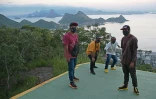 Les membres du groupe de rap brésilien Brô MC'S posent le 15 mai 2021 à Rio de Janeiro