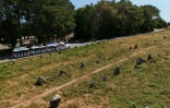 Un circuit en train touristique  sur le site des Mégalithes de Carnac, le 4 juillet 2025 dans le Morbihan