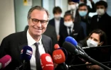 Le président de la région Provence-Alpes-Côtes d'Azur Renaud Muselier fait une déclaration à la presse après une réunion du comité stratégique du parti Les Républicains, le 4 mai 2021 à Paris
