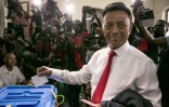 L'un des deux finalistes de la présidentielle malgache, Marc Ravalomanana, vote au second tour le 19 décembre 2018 à Antananarivo.