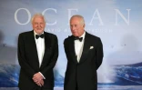 Le roi Charles III (d) et David Attenborough à la première du documentaire "Ocean with David Attenborough", à Londres, le 6 mai 2025