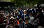 Le président Emmanuel Macron visite une école maternelle à Marseille, le 2 septembre 2021