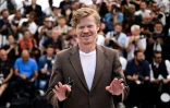 L'acteur américain Jesse Plemons, lauréat du prix d'interprétation masculine, pour "Kinds Of Kindness" au Festival de Cannes, pose le  18 mai 2024 à Cannes 