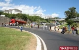 Les étudiants ont bloqué un rond-point du boulevard Sud dans une ambiance bon enfant, occasionnant néanmoins une grande gêne pour la circulation