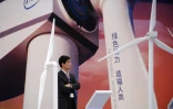 Au salon international de l'énergie éolienne à Shanghai, le 27 avril 2012. Près de la moitié des capacités mondiales installées dans l'éolien en 2015 l'ont été en Chine