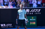Le Français Gaël Monfils célèbre sa victoire sur l'Américain Taylor Fritz au 3e tour de l'Open d'Australie, à Melbourne, le 18 janvier 2025