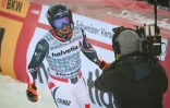 Paco Rassat dans l'aire d'arrivée du slalom d'Adelboden (Suisse), le 11 janvier 2026