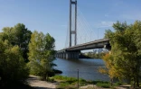 Le pont Sud de Kiev après une frappe de drone russe le 1er octobre 2026, qui a ensuite été fermé à la circulation