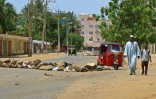 Une barricade erigée par des manifestants dans une rue de Khartoum, le 6 juin 2019 au Soudan