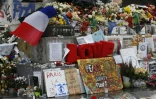 Mémorial improvisé en hommage aux victimes des attentats du 13 novembre 2015, le 27 novembre de la même année, place de la République à Paris