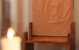 L'esquisse du visage du Christ est apparue sur le tissu d'un siège d'autel de l'église de Cambuston