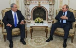 Le Président russe Vladimir Putine (g) et le Premier ministre israélien Benjamin Netanyahu à la résidence  Novo-Ogaryovo aux alentours de Moscou le 21 septembre 2015
