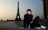 Le danseur de breaking B-boy Mounir Amhiln, le 2 avril 2021 sur la place du Trocadéro à Paris